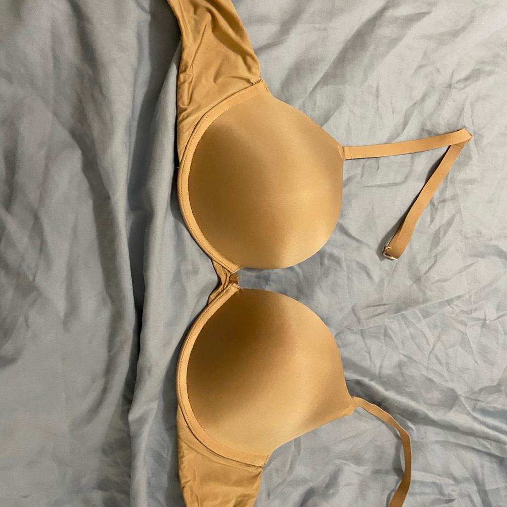 Nude VS Bra 34D